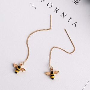 🌻2/$22 Dangling Bee Earrings